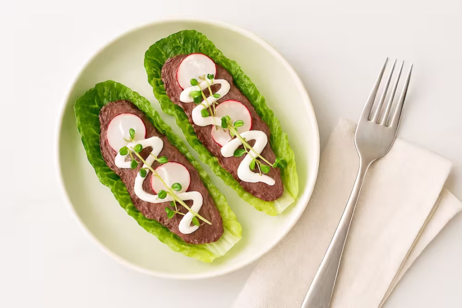 Roast beef lettuce boats with creamy horseradish skyr sauce and radish garnish — no-cook high-protein lunch idea